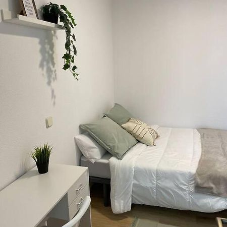 Juan Pantoja, Apartamento Para 2 En Metro Alvarado Madrid Dış mekan fotoğraf